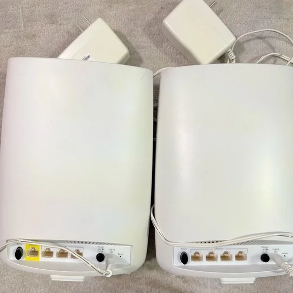 Netgear Orbi Mesh WiFi Router System RBR50v2 Router + Satellite - Picture 4 of 4